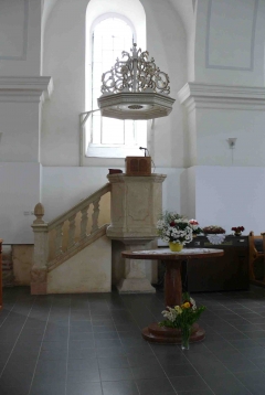 A magyarigeni kőből készült szószék